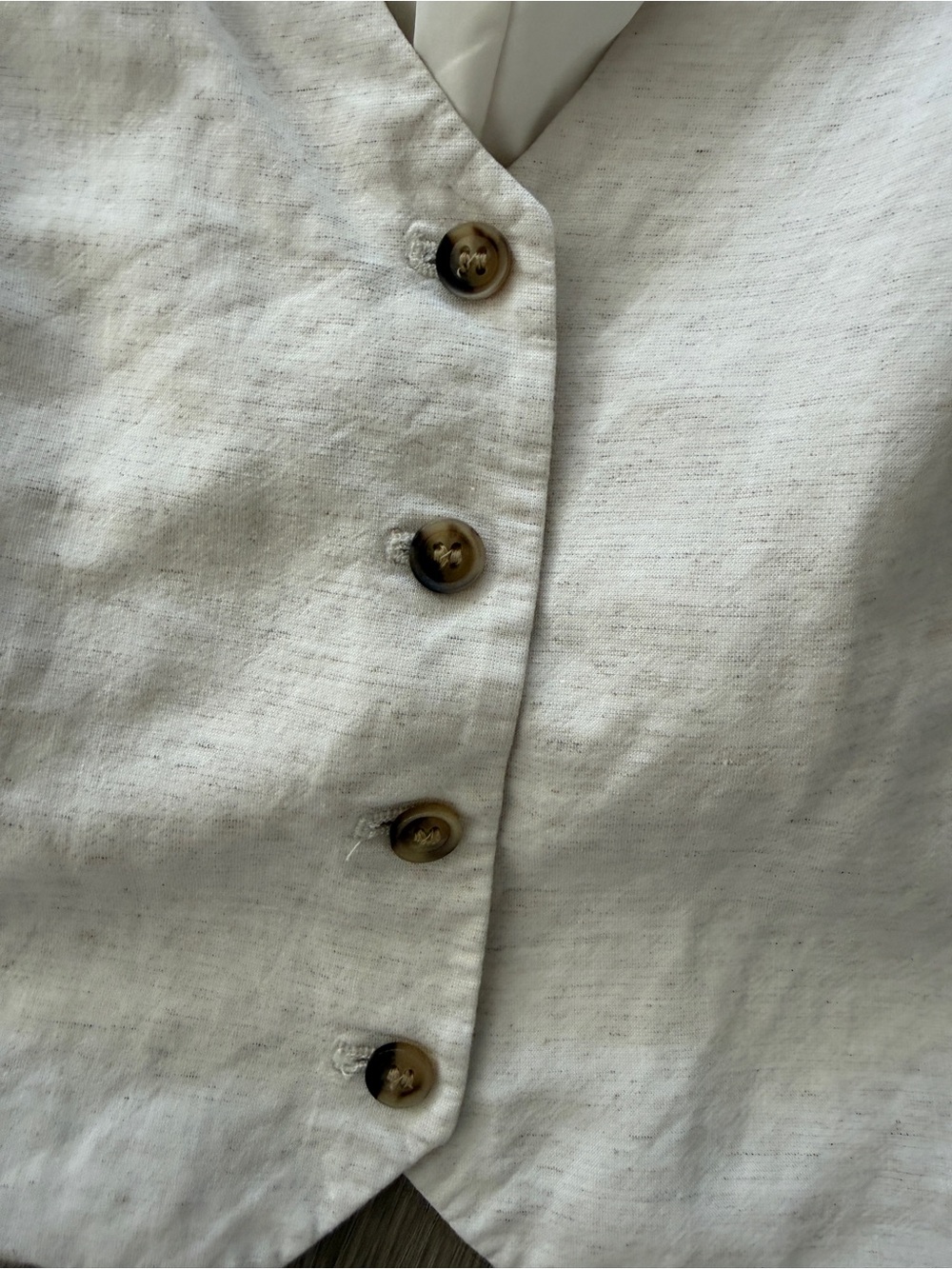 H&M Cream Linen-Blend V-Neck Button Vest - Picture 3 of 4